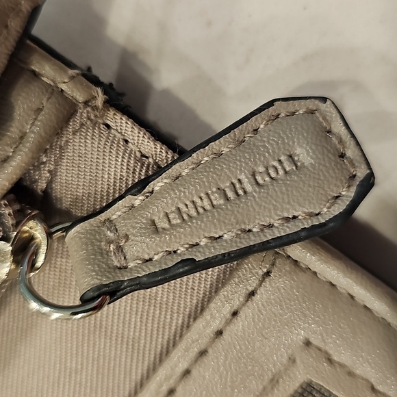 Kenneth Cole Reaction Black Wallet - Picture 5 of 6